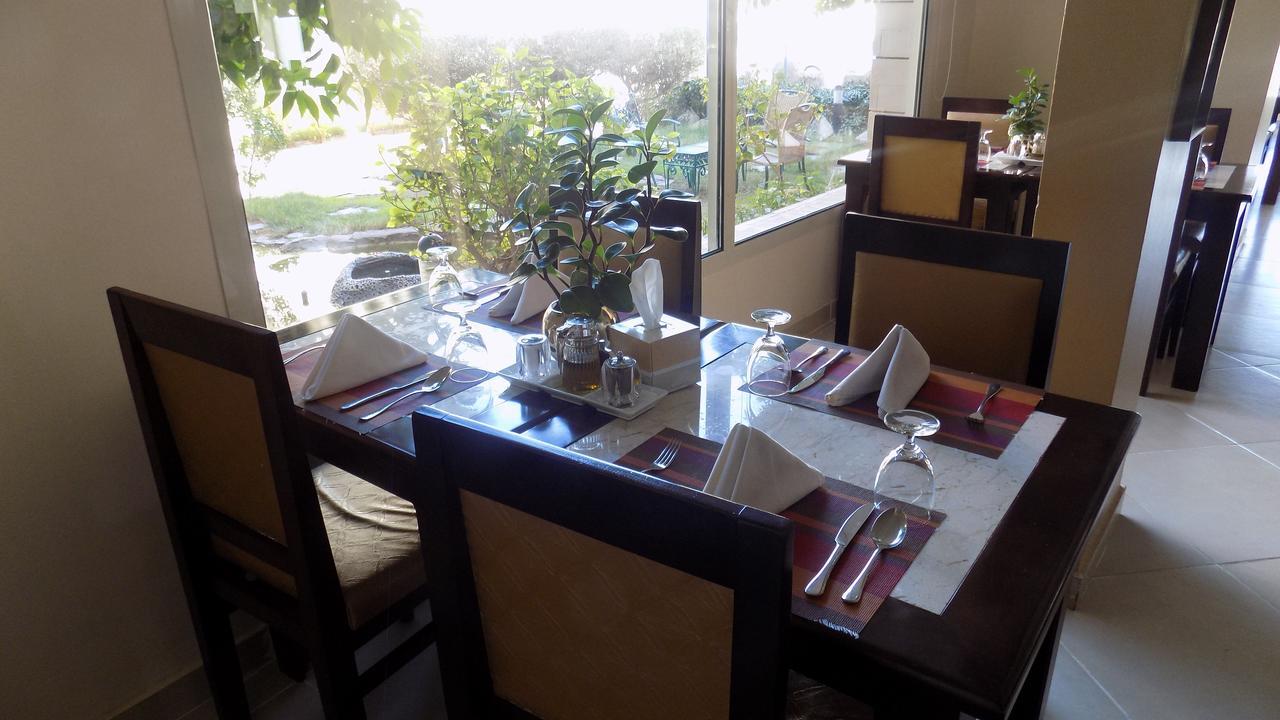 Onizah Hotel Unaizah Ngoại thất bức ảnh
