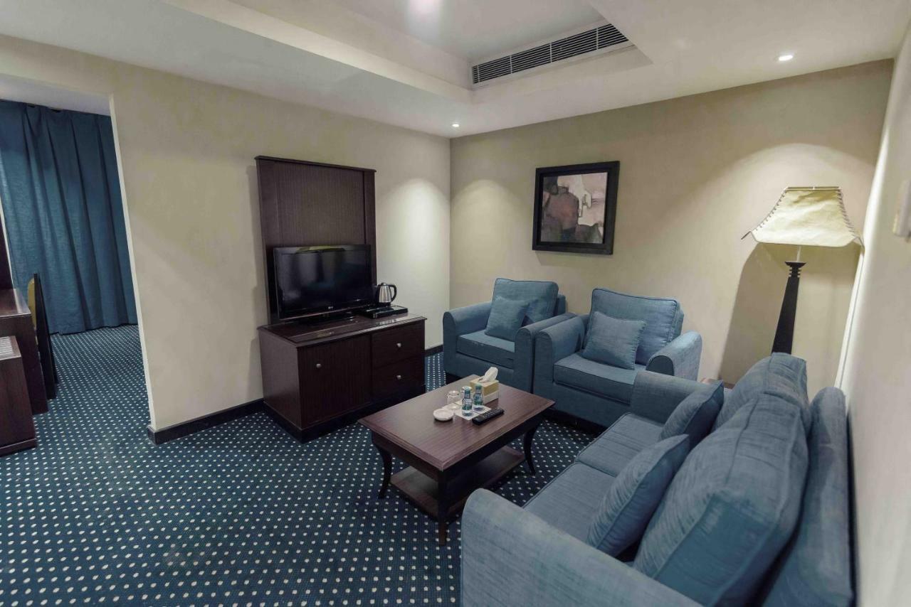 Onizah Hotel Unaizah Ngoại thất bức ảnh