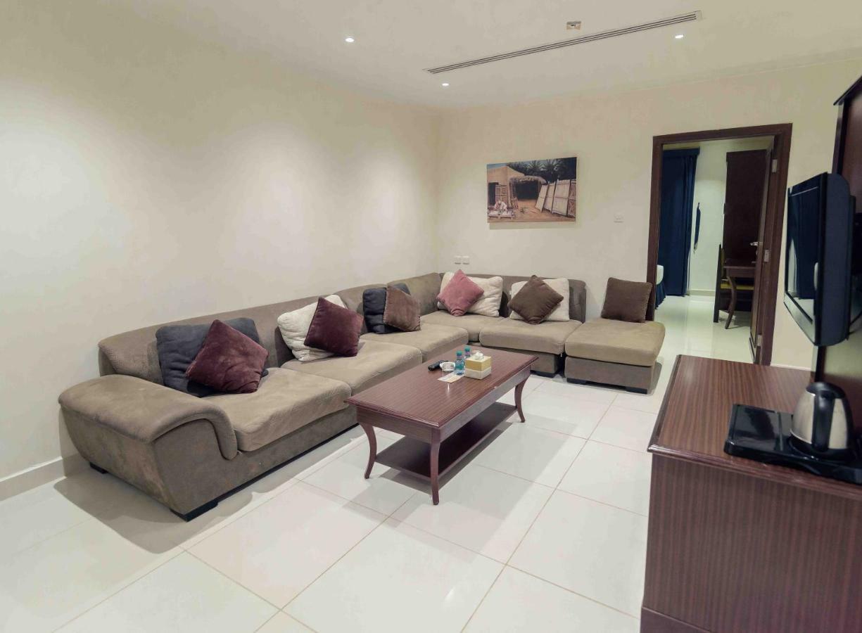 Onizah Hotel Unaizah Ngoại thất bức ảnh